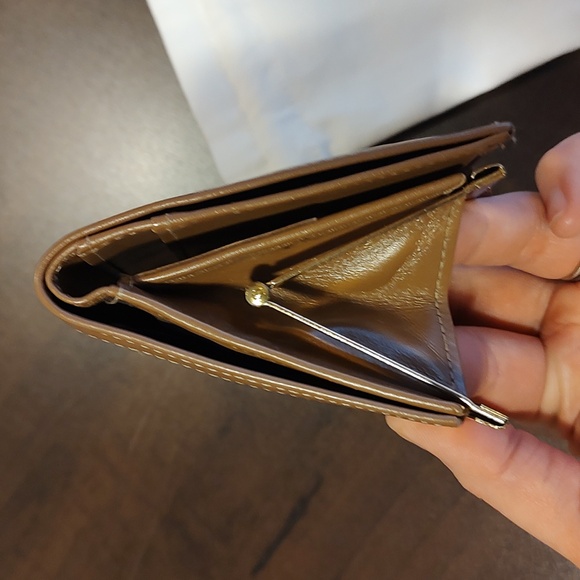 Christian Dior EUC+ Honeycomb Monogram Tan Leather Bifold Wallet (W79) - Picture 11 of 13